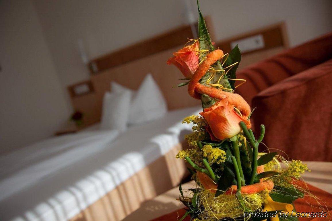Hotel Zeller'S Quartier Königsbrunn Camera foto