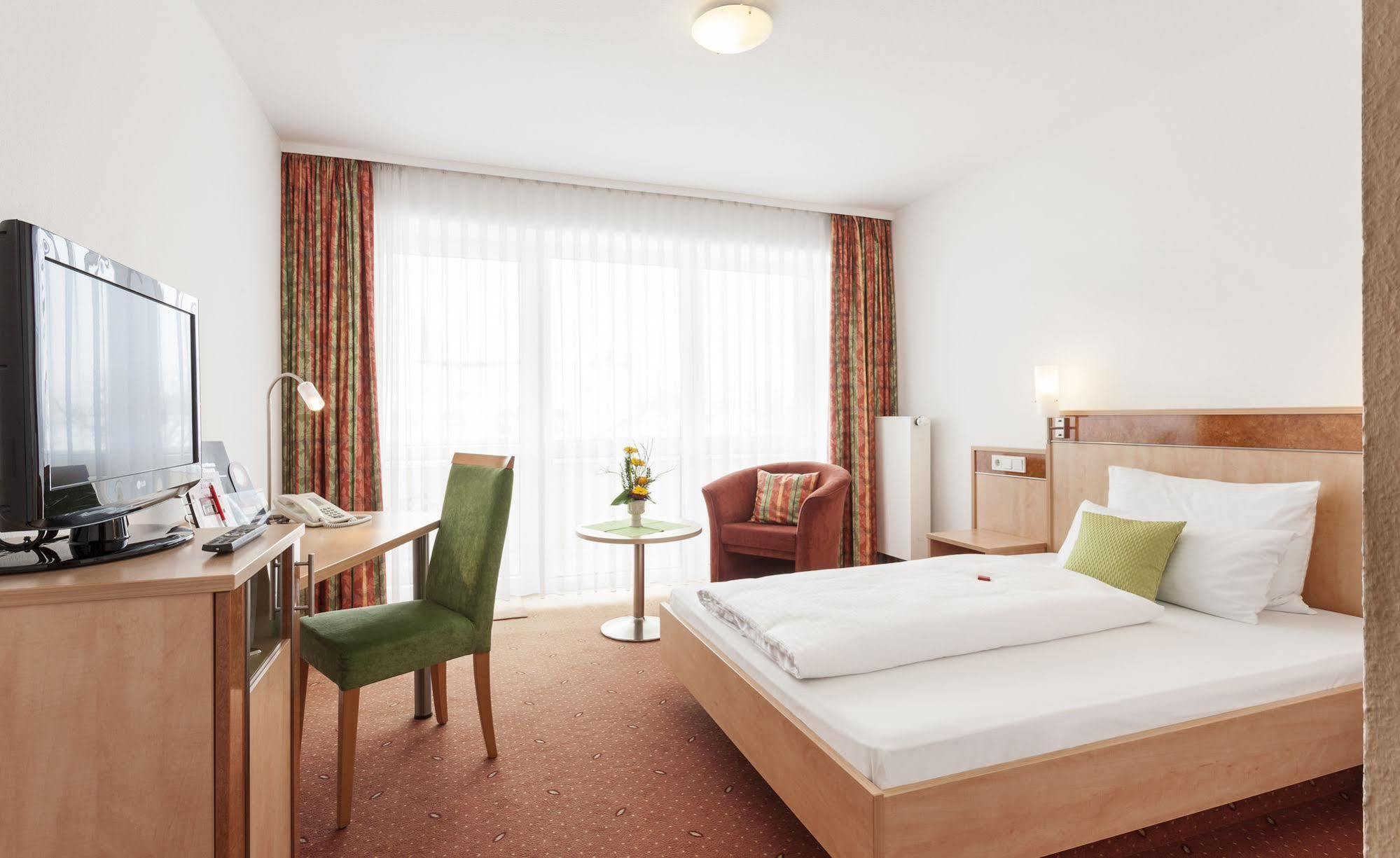 Hotel Zeller'S Quartier Königsbrunn Esterno foto