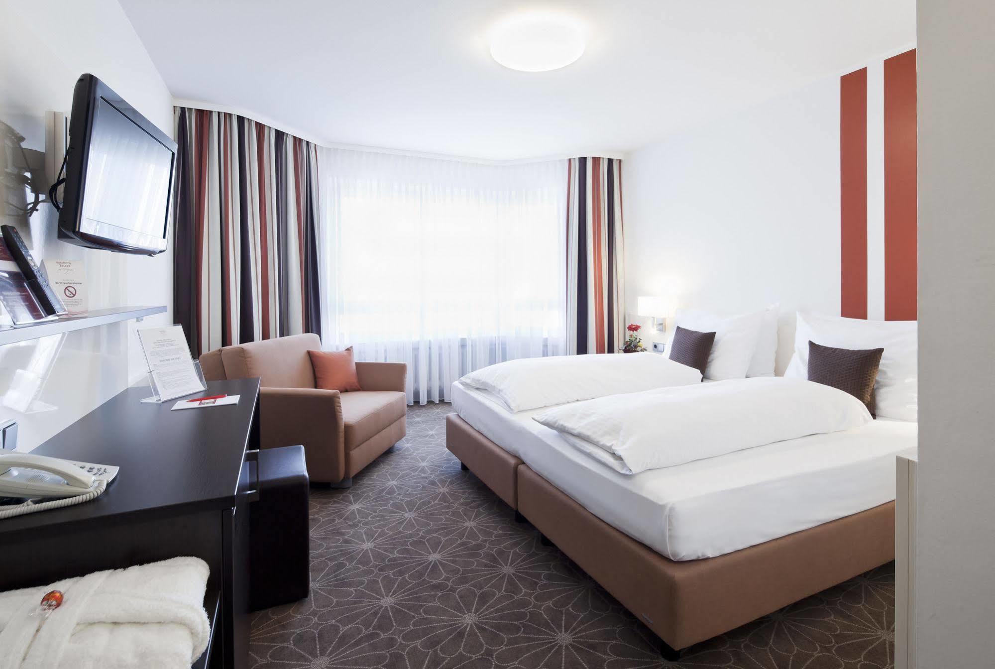 Hotel Zeller'S Quartier Königsbrunn Camera foto