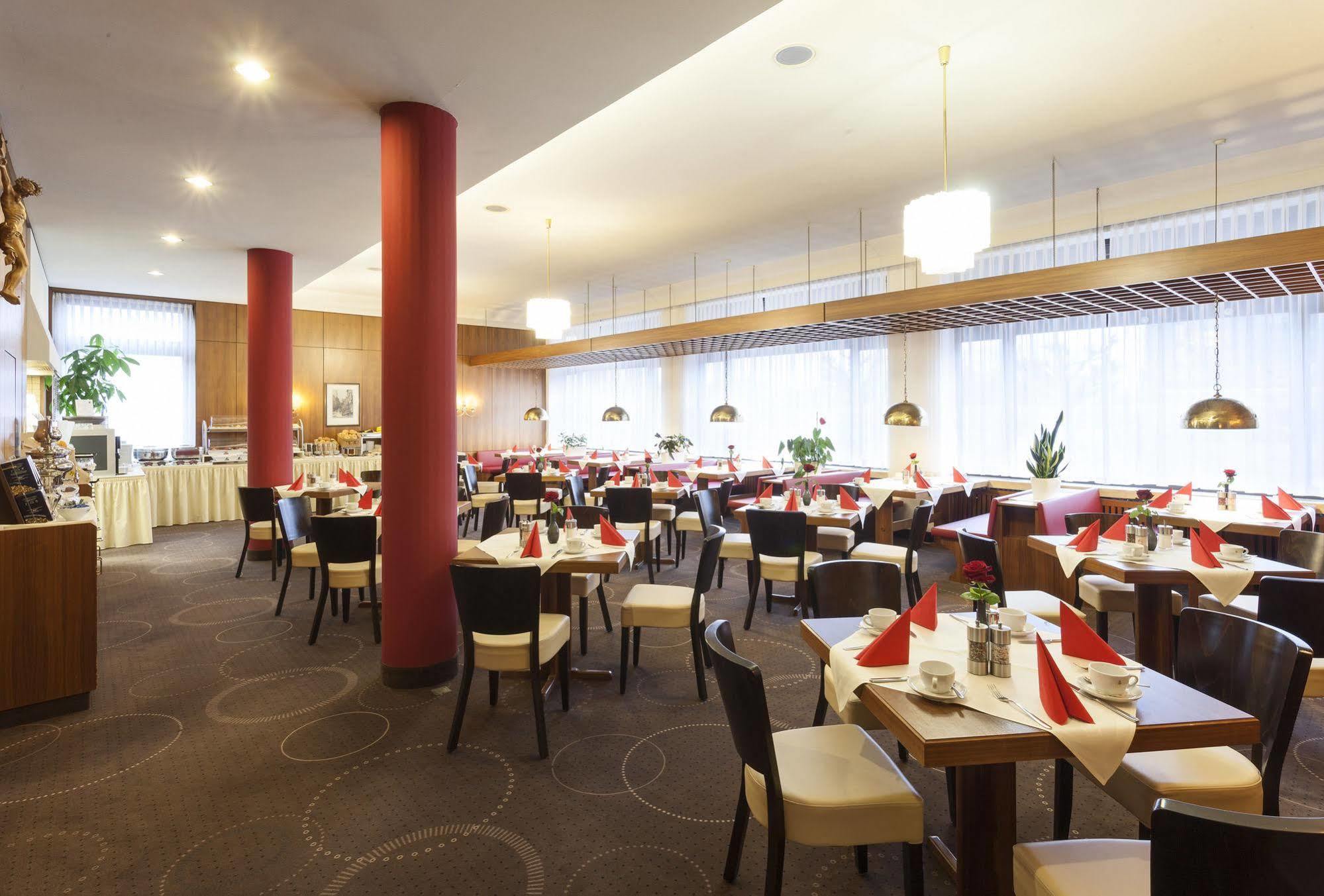 Hotel Zeller'S Quartier Königsbrunn Esterno foto